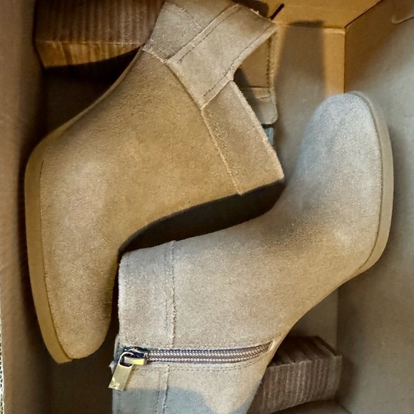 Koolaburra by Ugg Suede Ankle Boots women’s USA size 5 - Picture 8 of 8